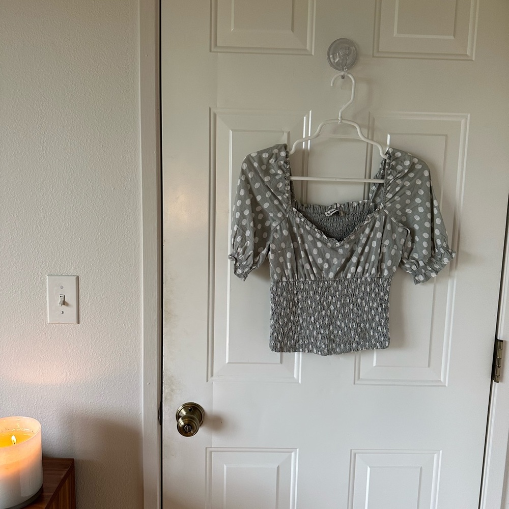 Abercrombie crop bubble sleeve top
